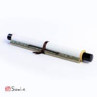 Kakejiku o kakemono pergamena tradizionale cinese e giapponese per opere di pittura Sumi-e dalla forma di un rotolo di carta di riso e seta colorata verde con riflessi dorati 33x110cm con laccetto