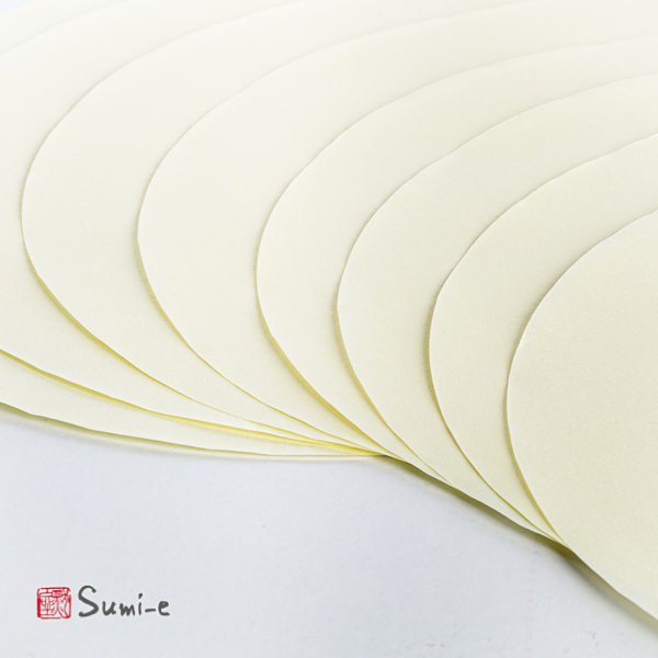 carta di riso sottile rotonda giallo pastello per la pittura sumi-e e la calligrafia dettagli